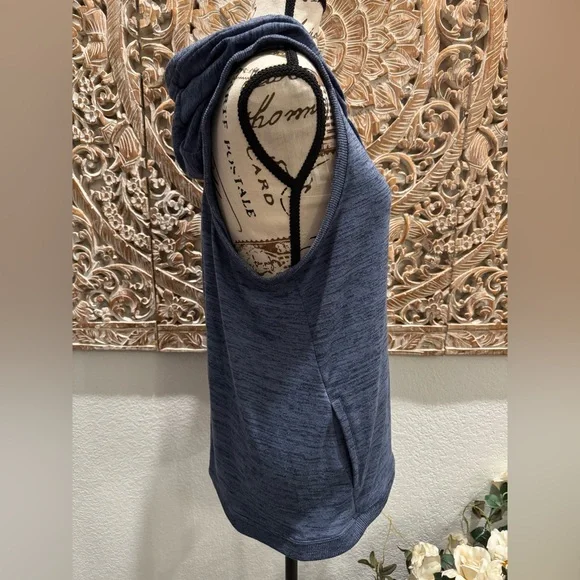 Athleta Workout Blue, Front Zip Hooded Vest with Criss Cross Back- size M - Picture 6 of 9